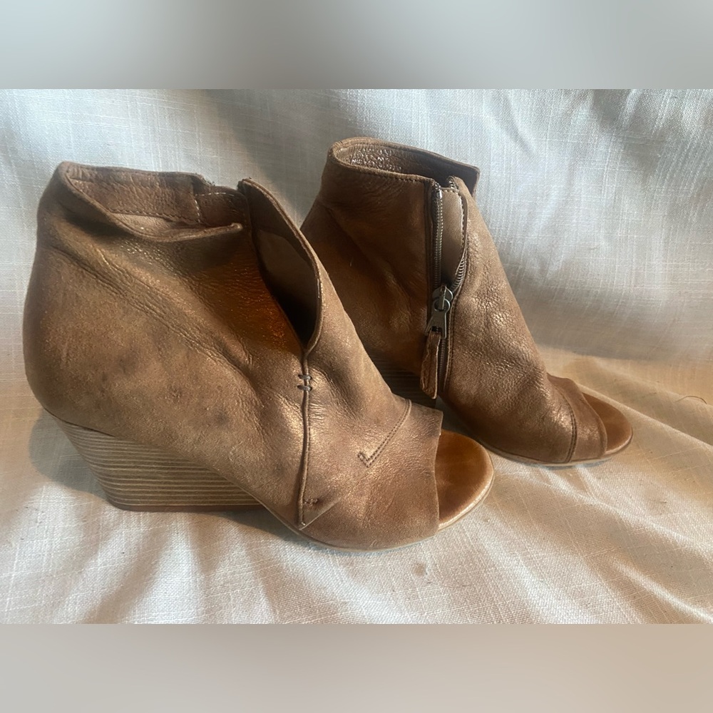Mis Mooz Brown Wedge Ankle Boots